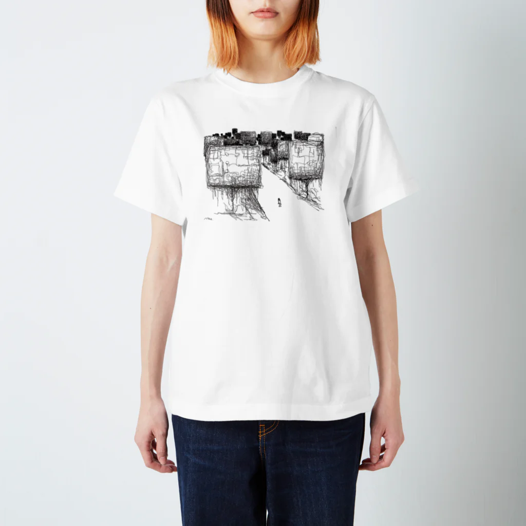 めおShopの広い道 Regular Fit T-Shirt