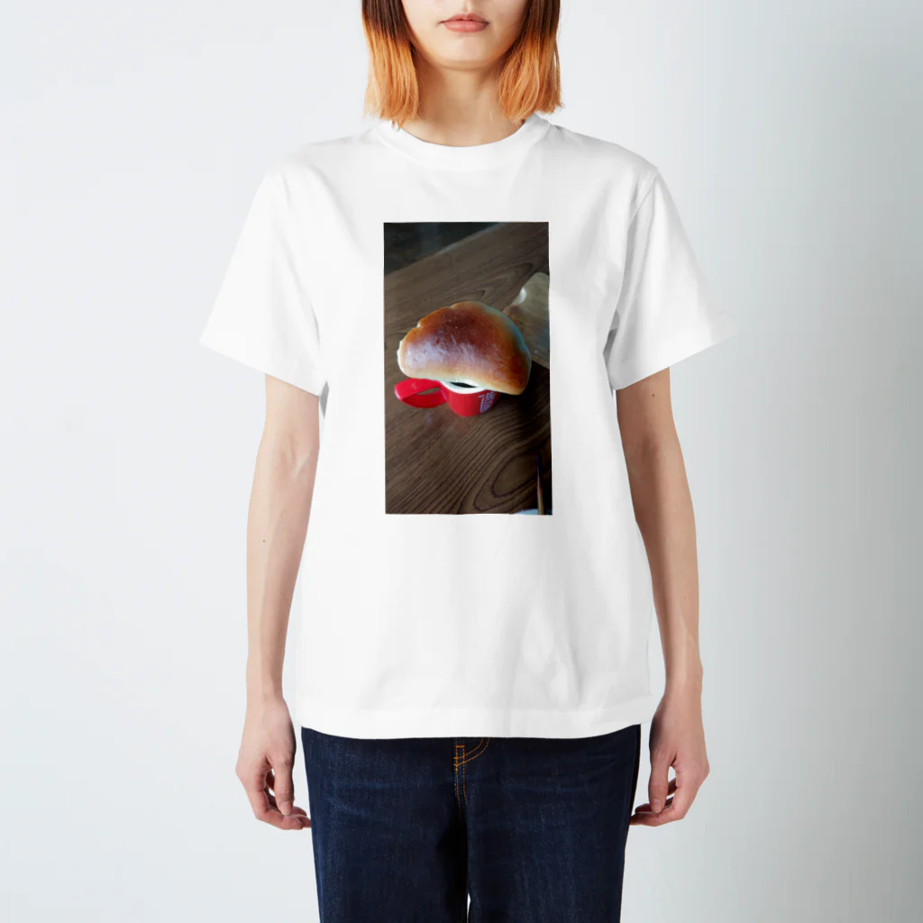 talesofのクリームパン スタンダードTシャツ