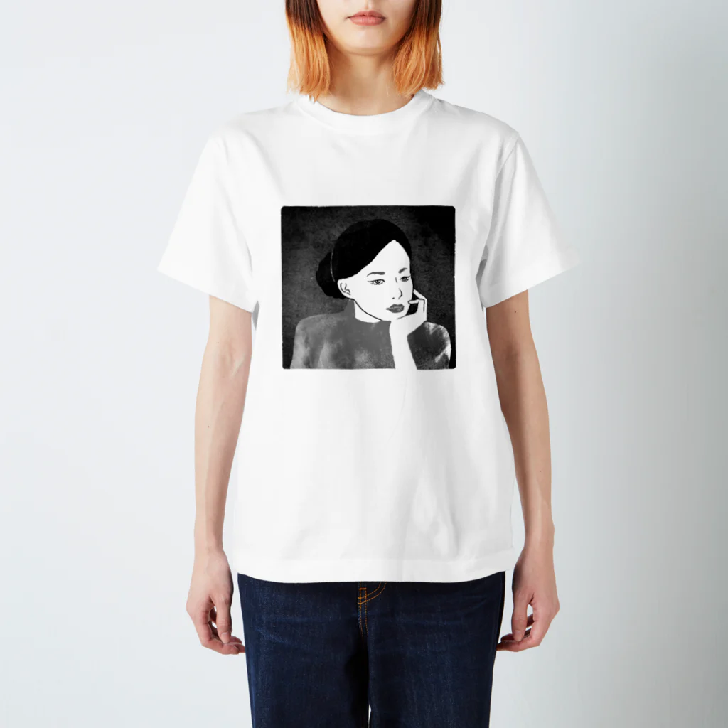 スイミントのアンニュイな女の子 Regular Fit T-Shirt