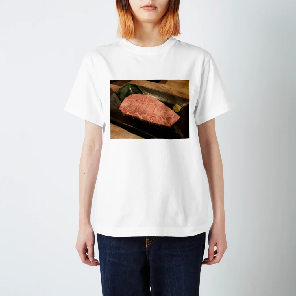 基本的に食べ物の店の焼肉(生肉)霜降り Regular Fit T-Shirt