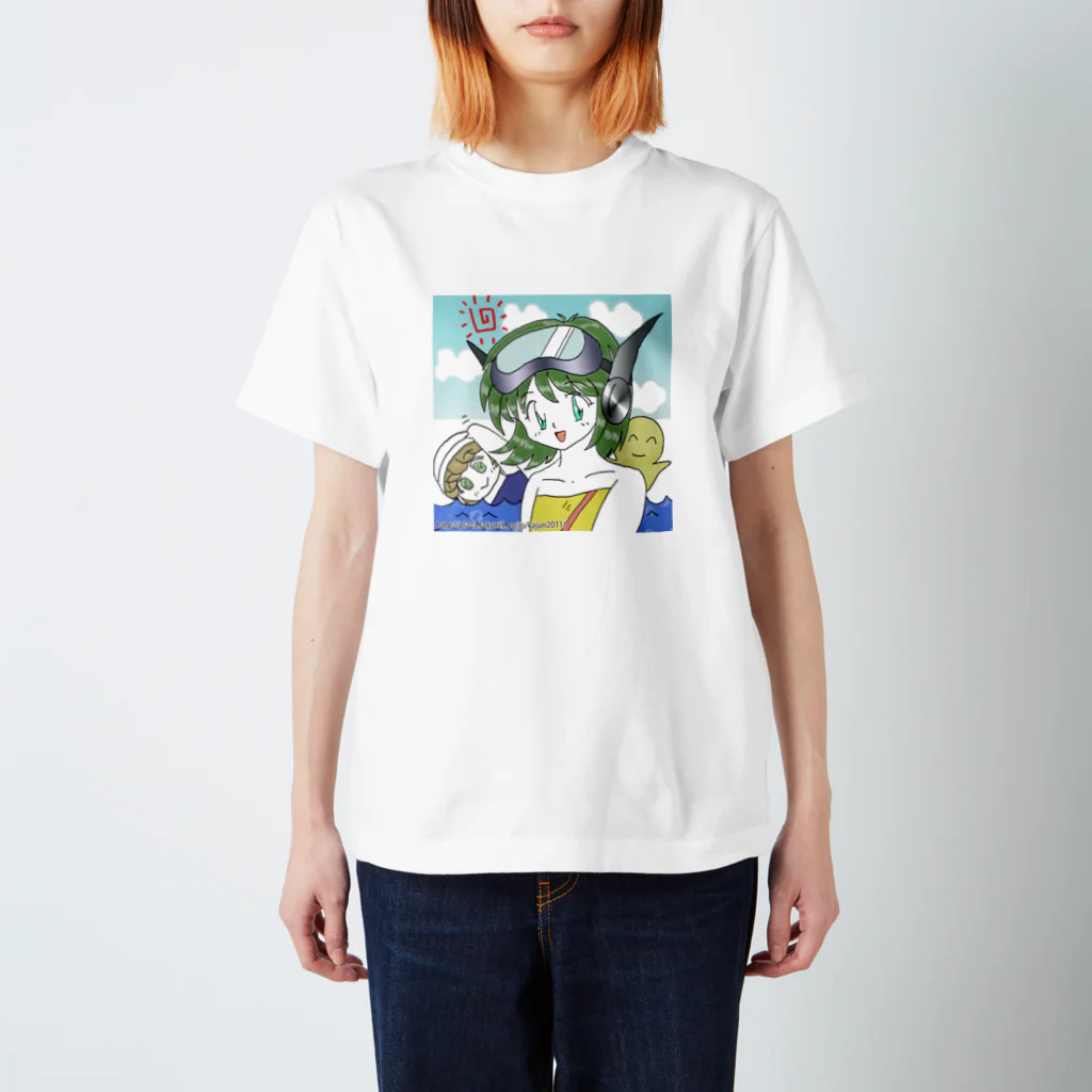 Kajunのka子、海へ行く Regular Fit T-Shirt