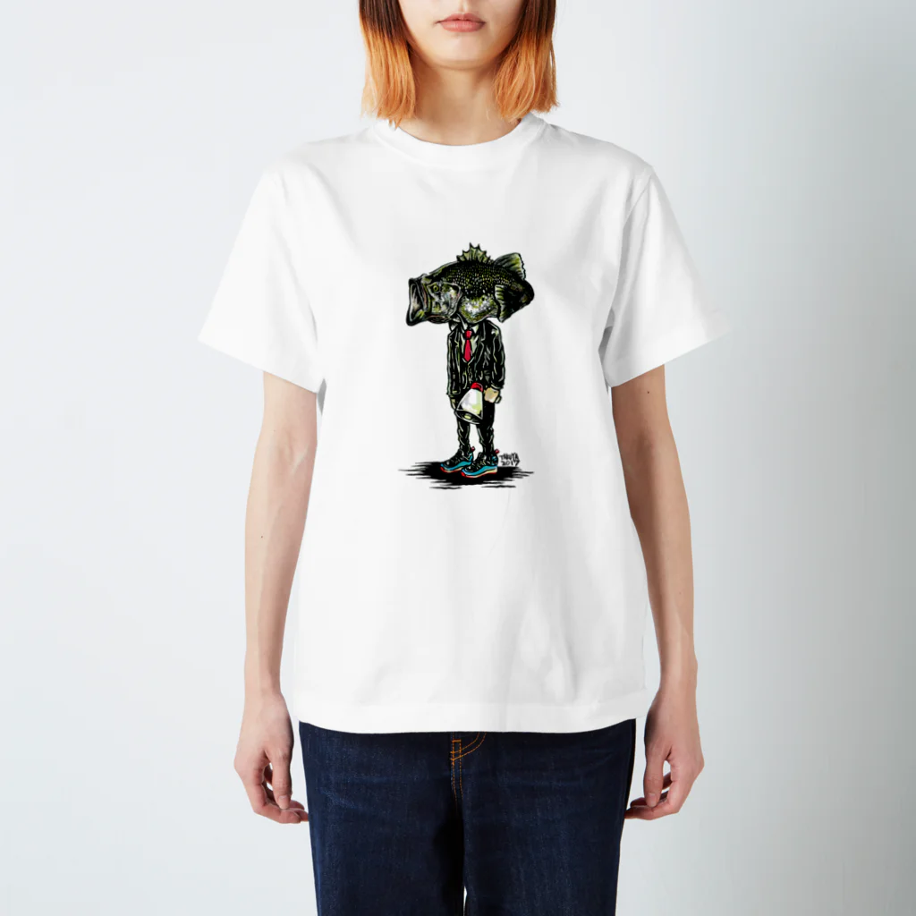 No.347のブラックバス Regular Fit T-Shirt