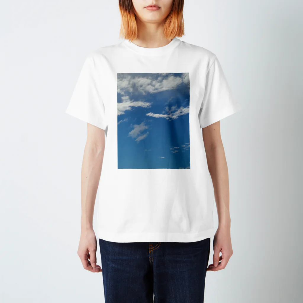 青い空の青空と雲 Regular Fit T-Shirt