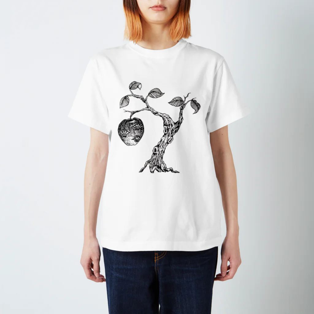 Paint 'em allのあやしいリンゴの木　モノクロの実 Regular Fit T-Shirt