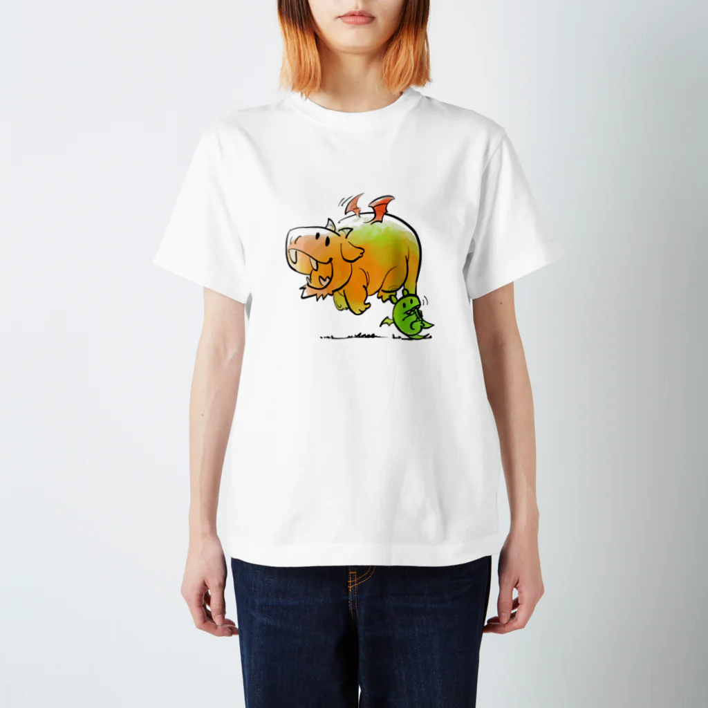 ハチノショップ　スズリ店のかじられドラゴン Regular Fit T-Shirt