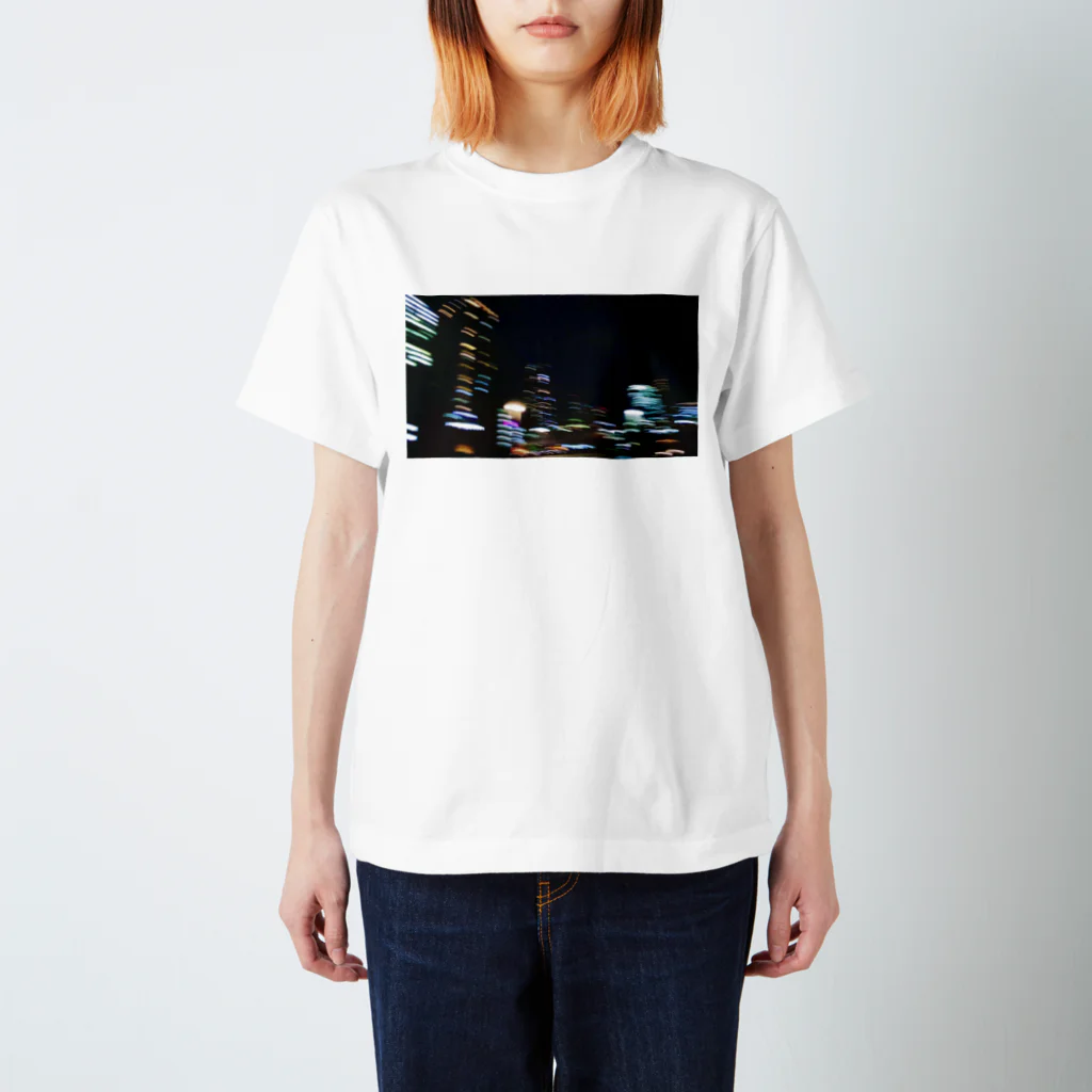 menmiの揺れる夜の街 Regular Fit T-Shirt