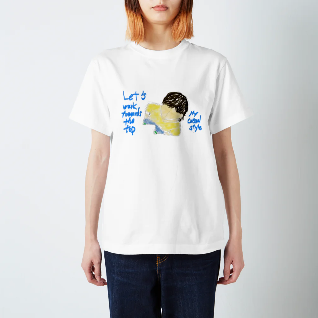 マイカジュアルスタイルストアのLets wark towards the top mysty Regular Fit T-Shirt