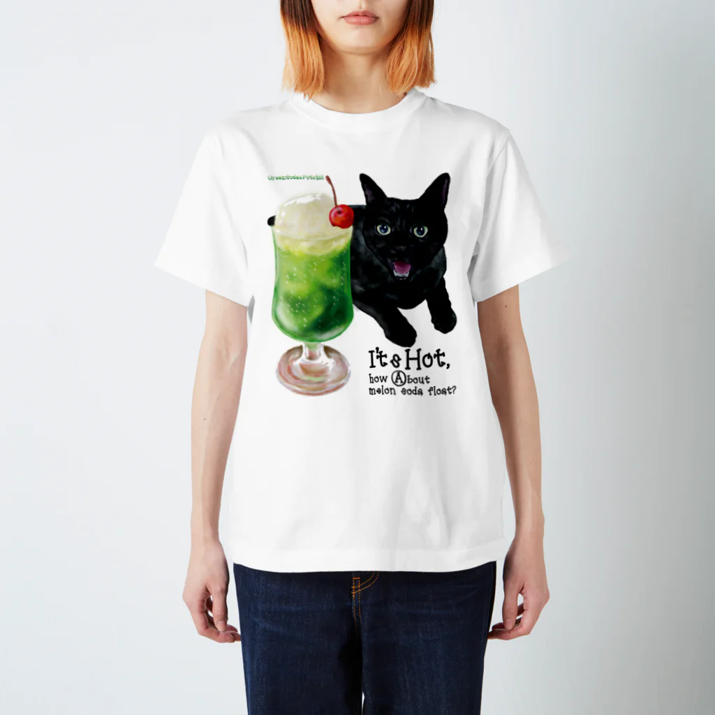 猫とやっし～ぃのアレコレのクリームソーダと黒い猫 スタンダードTシャツ