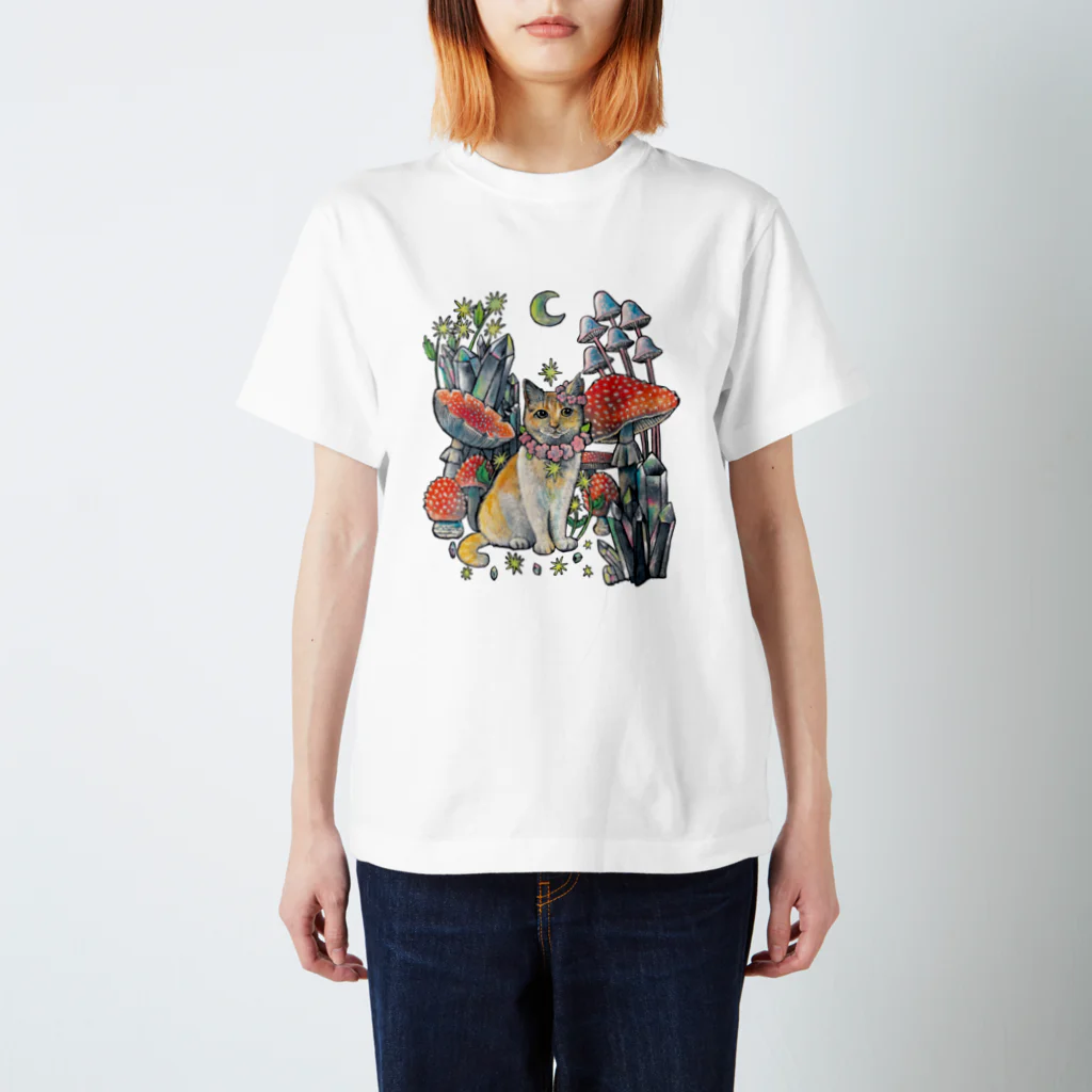 星月猫　徳島洋子のキキちゃんキノコの森　チャトラ猫とキノコ スタンダードTシャツ