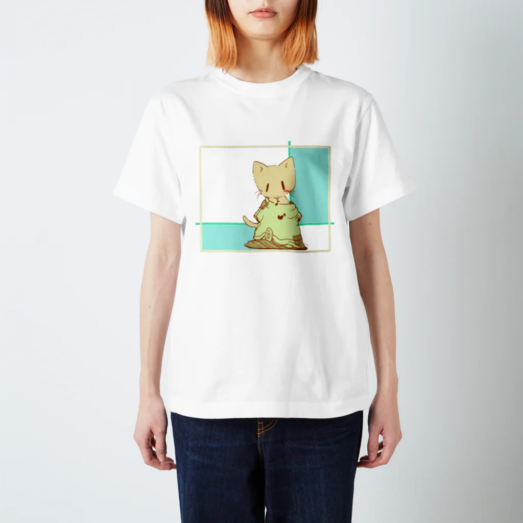 KAZZのだぼっとTシャツにゃんこ Regular Fit T-Shirt