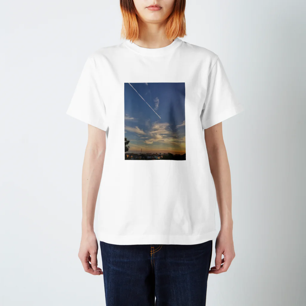 pm11:38の飛行機雲 Regular Fit T-Shirt