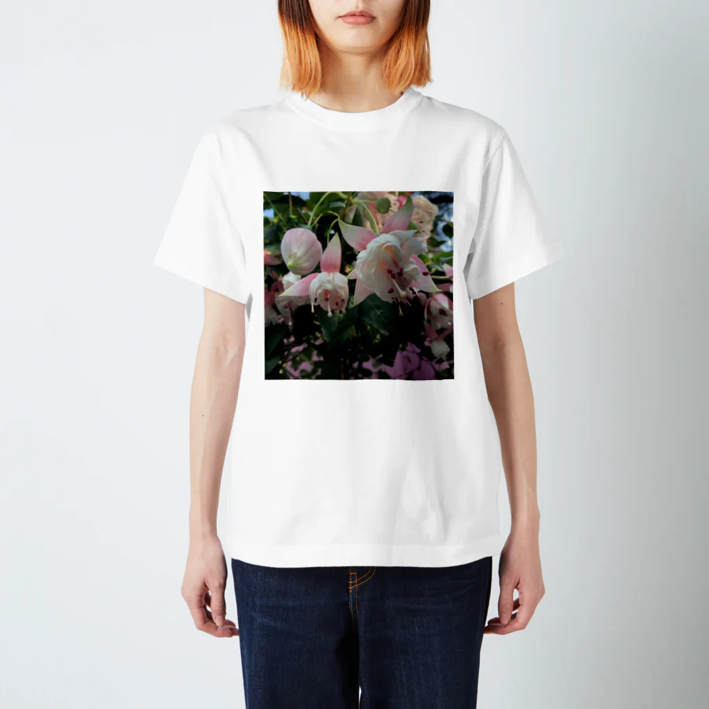 ズンドコベロンチョの花 Regular Fit T-Shirt