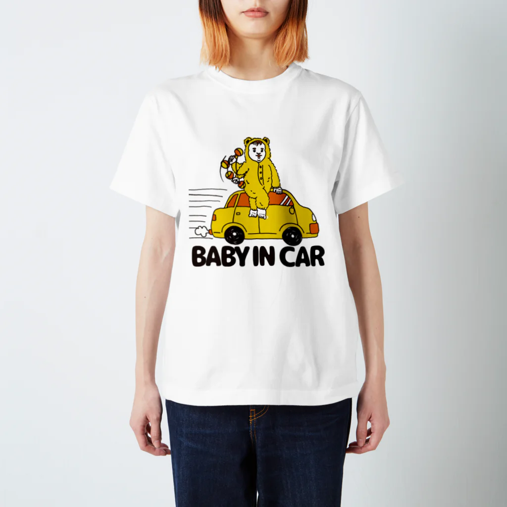 OKAMEのBABY IN CAR　イエロー（背景なし） Regular Fit T-Shirt