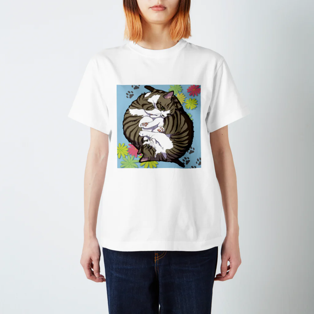 大江戸のくるくる猫たち Regular Fit T-Shirt