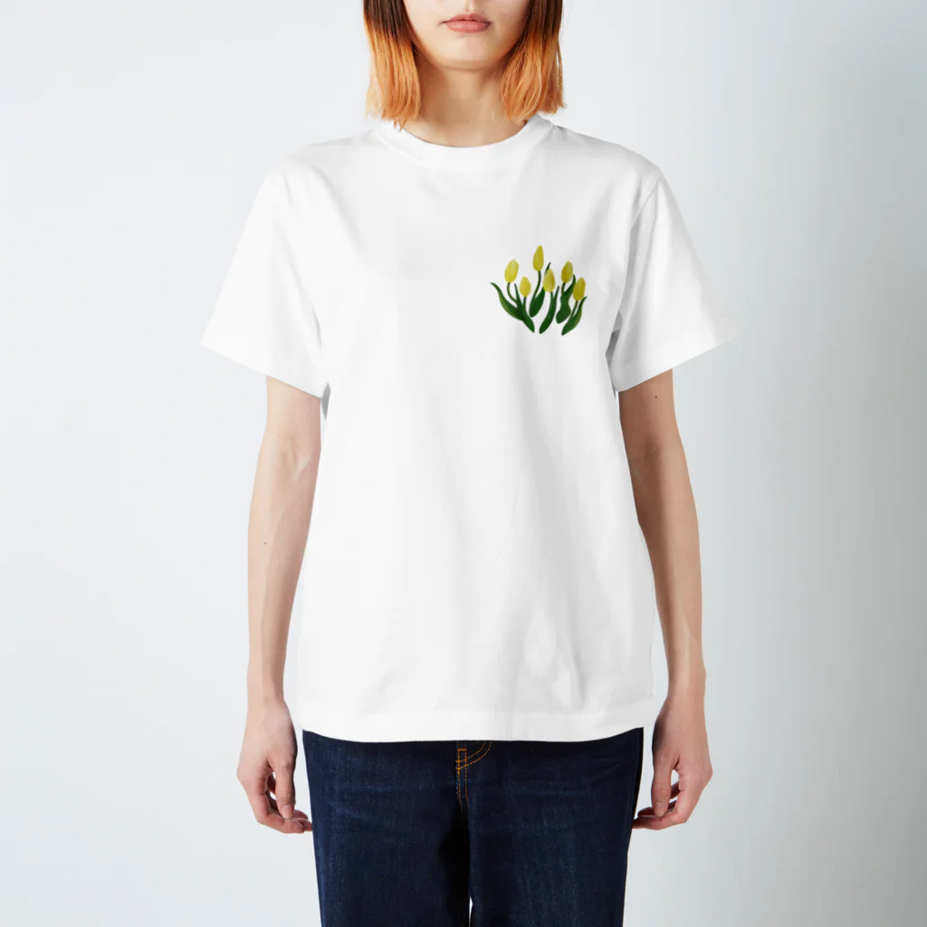 chabiのyellow tulip/back print Regular Fit T-Shirt