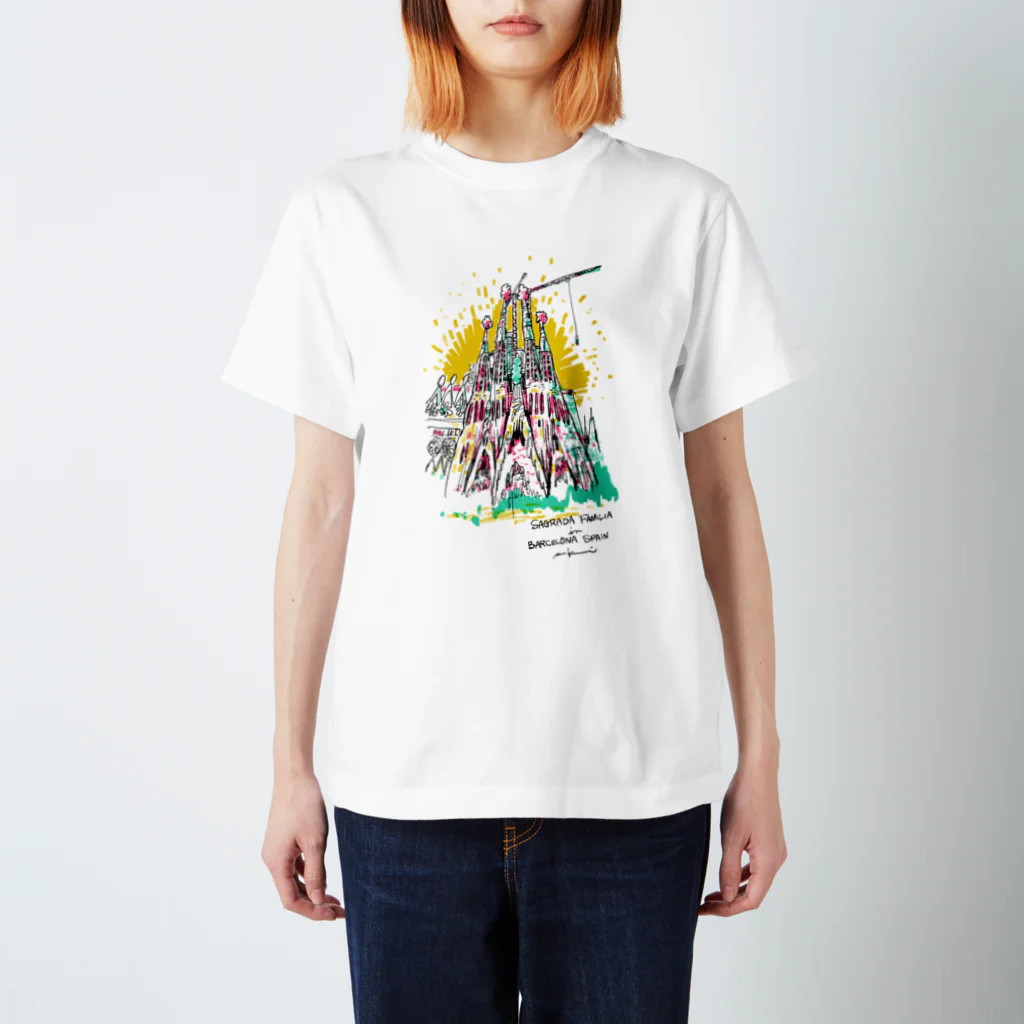 Aki Kuboki ONLINE SHOPのサグラダ・ファミリアの光 スタンダードTシャツ