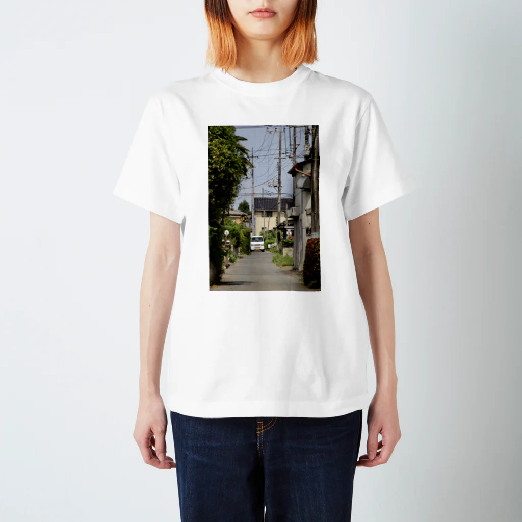 10,oo点 ギラギラ推しの圧倒的田舎の道Tシャツ スタンダードTシャツ