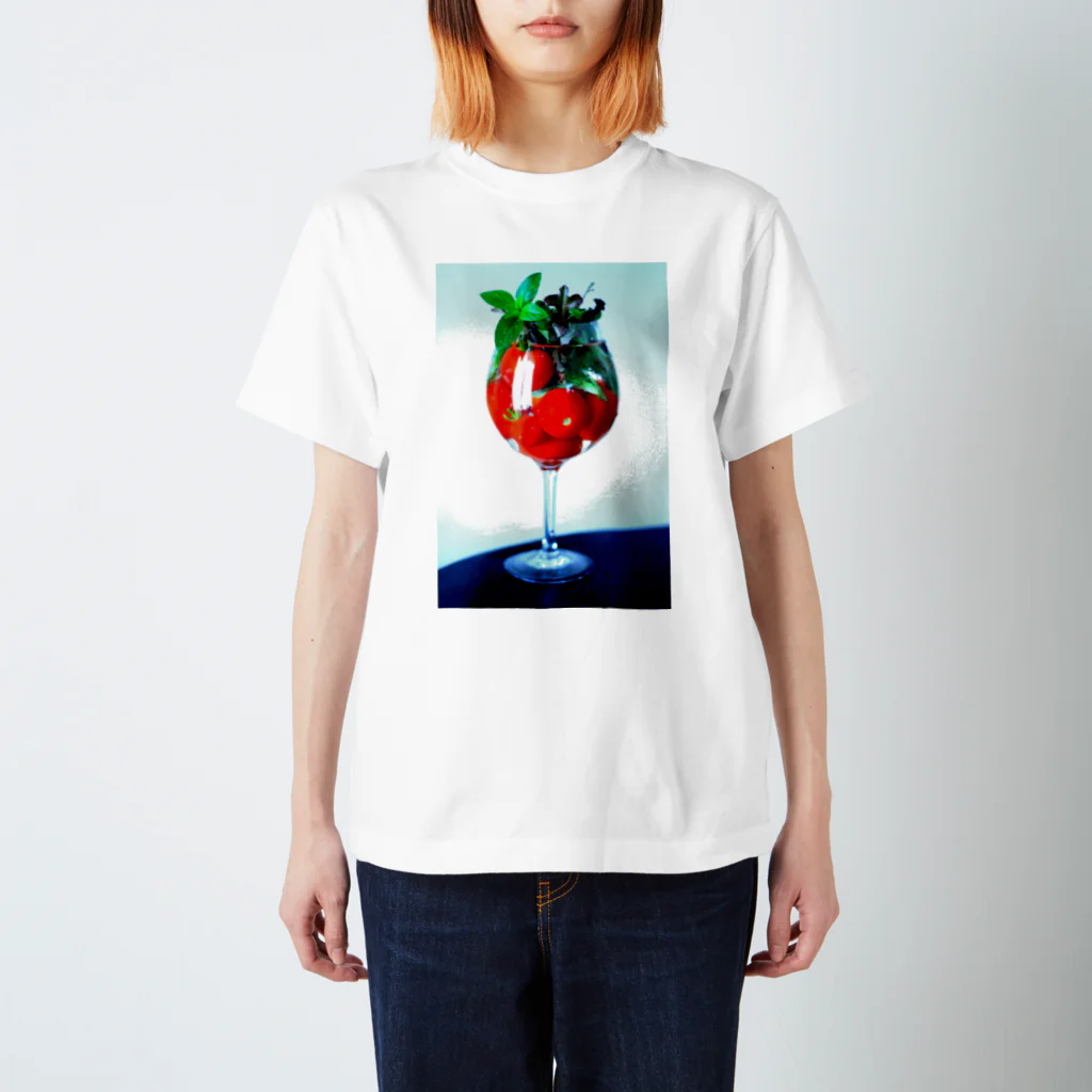 marinaのトマトのカクテル Regular Fit T-Shirt