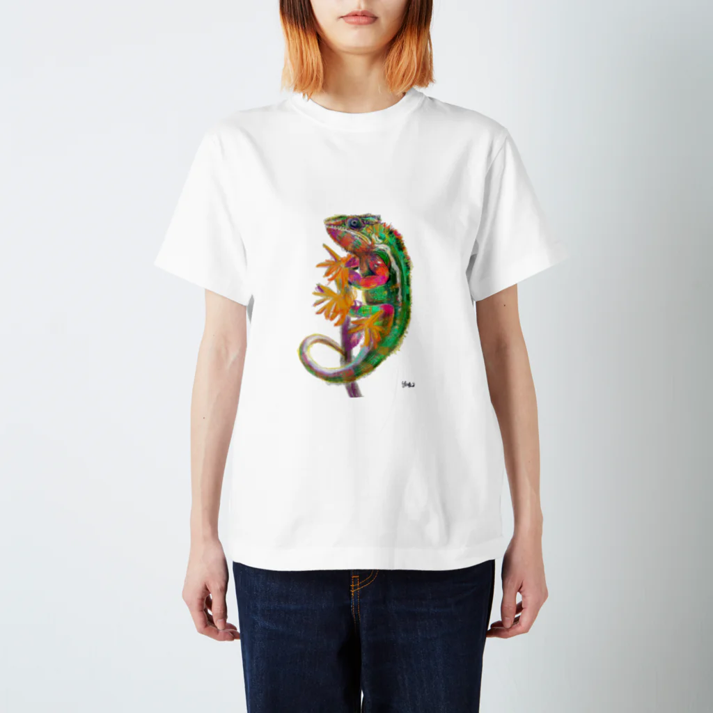 Yuki2222のカメレオン Regular Fit T-Shirt