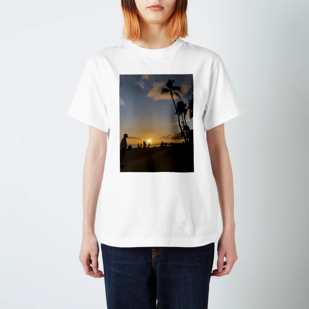 mocoの南国の夕陽 Regular Fit T-Shirt