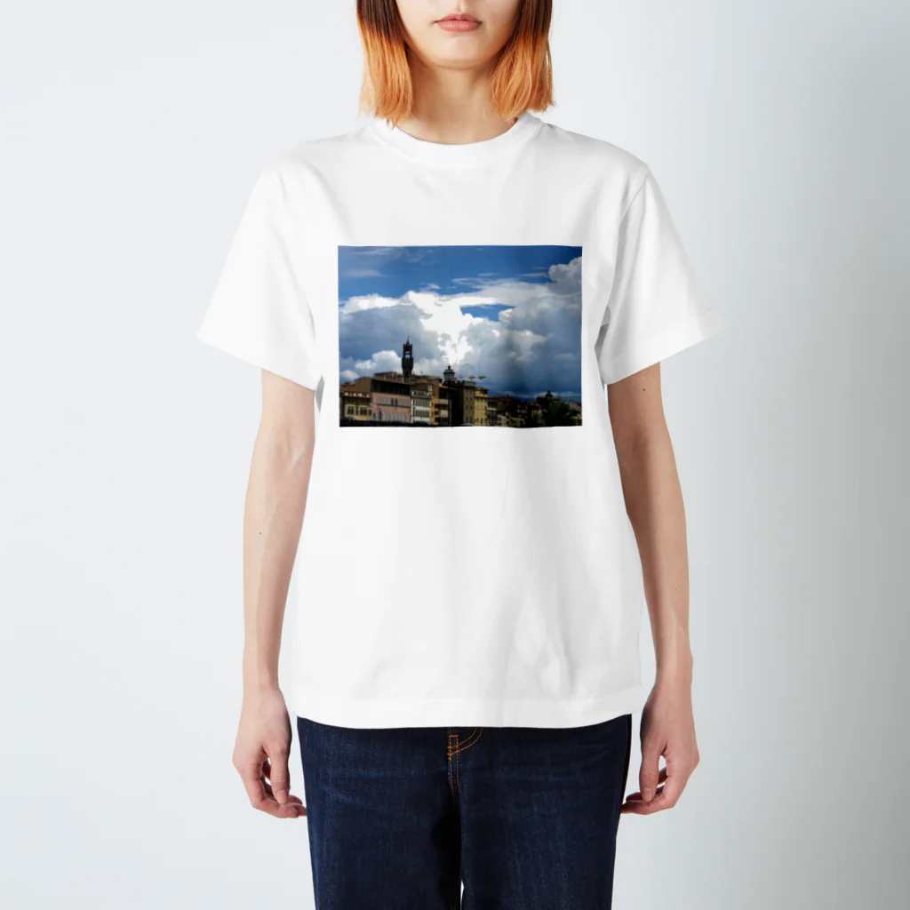 niveaのフィレンツェの空 Regular Fit T-Shirt