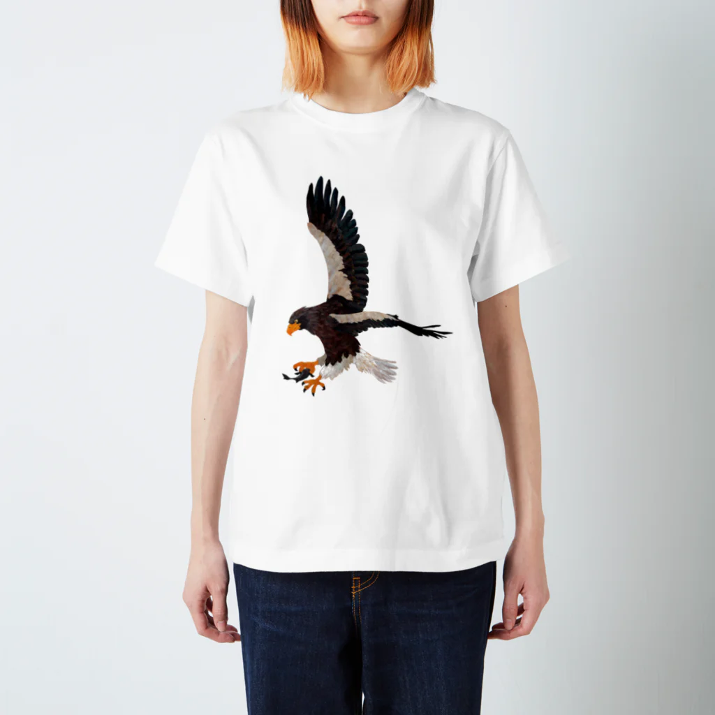 Makiko Goto goods storeの空の王者オオワシ Regular Fit T-Shirt