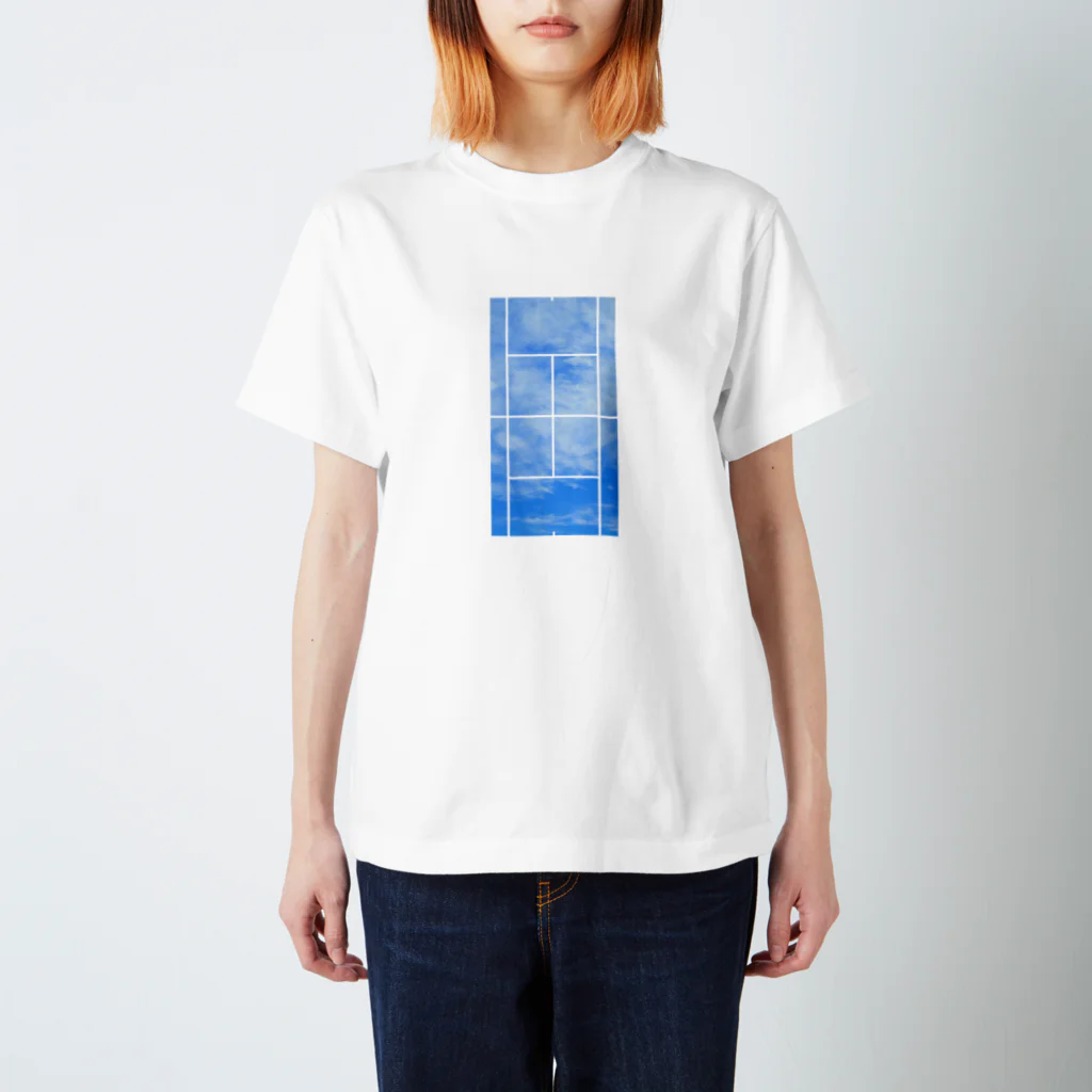 ひなたのテニスコート青空 Regular Fit T-Shirt