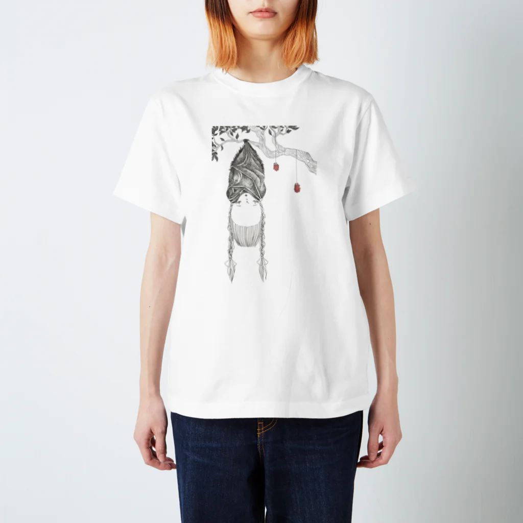 ねんねん虫の白の眠り Regular Fit T-Shirt