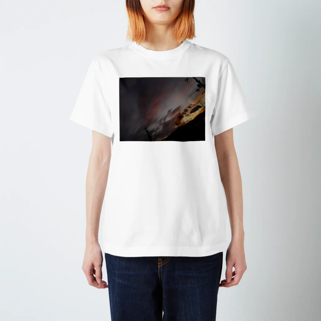 Rinの暖かい夕焼け Regular Fit T-Shirt