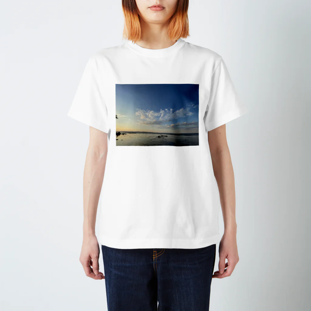 kanonstyleの夕焼けの海 Regular Fit T-Shirt