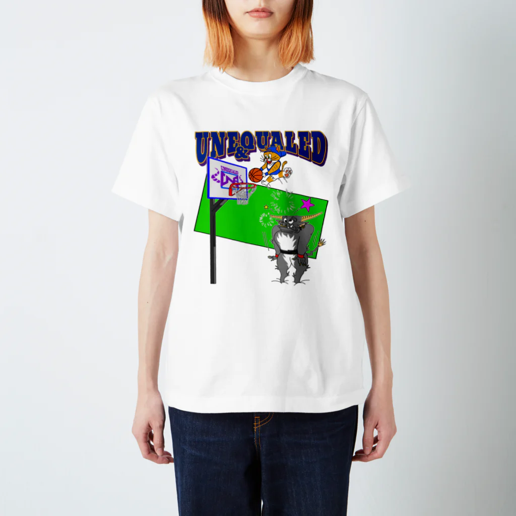 UNEQUALED-VERTEXのアニとクォード　バスケ Regular Fit T-Shirt
