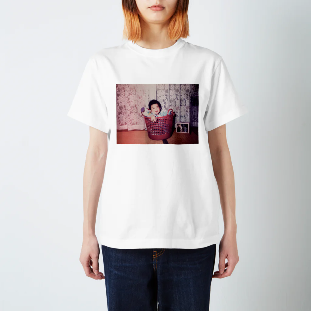 𝐄𝐁𝐈 𝐋'𝐈𝐌𝐈𝐍𝐀𝐋のべびっち Regular Fit T-Shirt