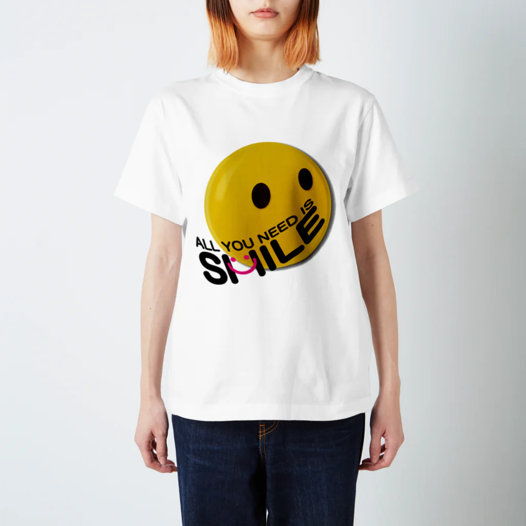 AURA_HYSTERICAのALL YOU NEED IS SMILE. Regular Fit T-Shirt