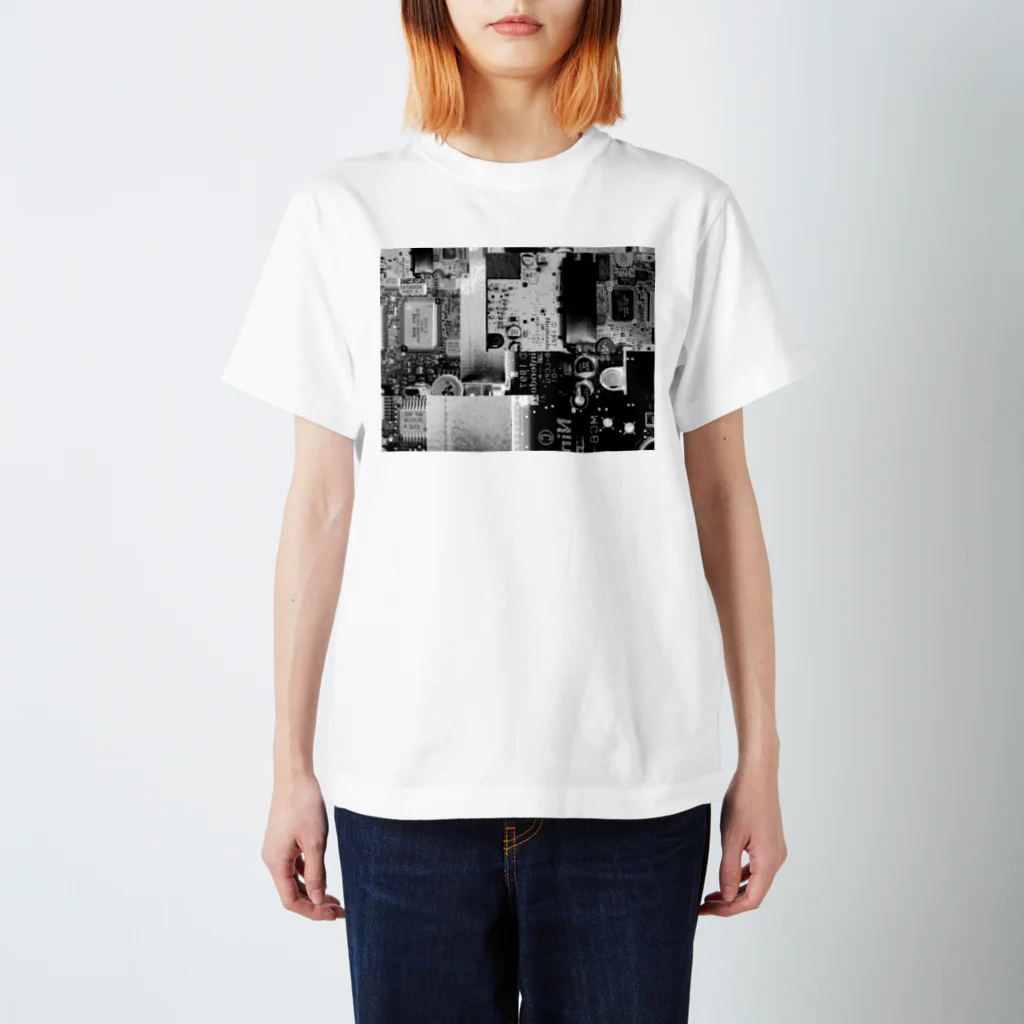 found Radioの基盤 Regular Fit T-Shirt