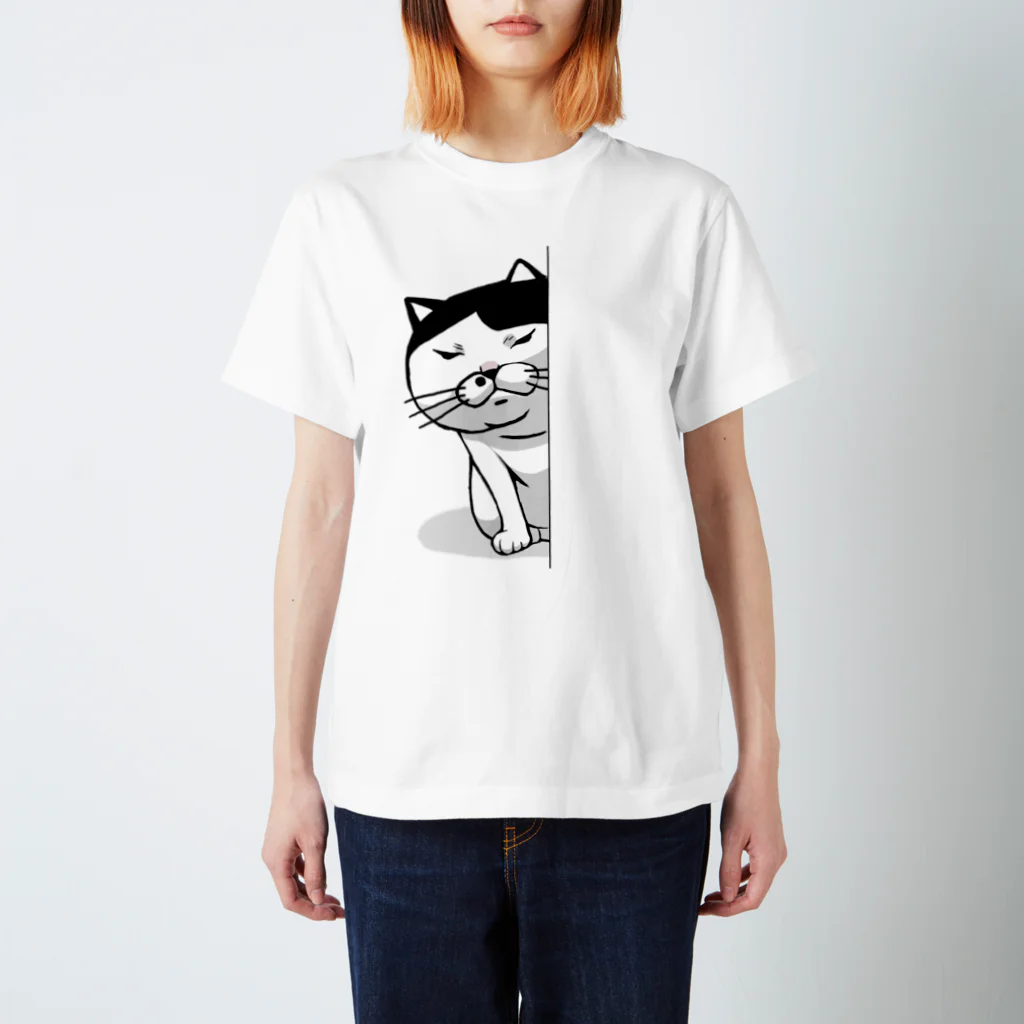 NGC5139の嫉妬する猫(文字なし) スタンダードTシャツ