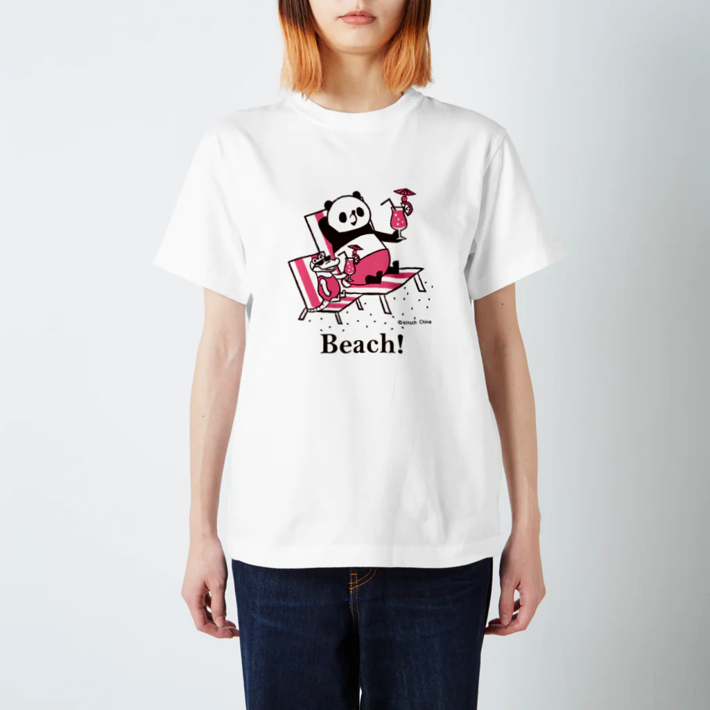 キッチュのビーチで！　pink　パンダのおはなし Regular Fit T-Shirt