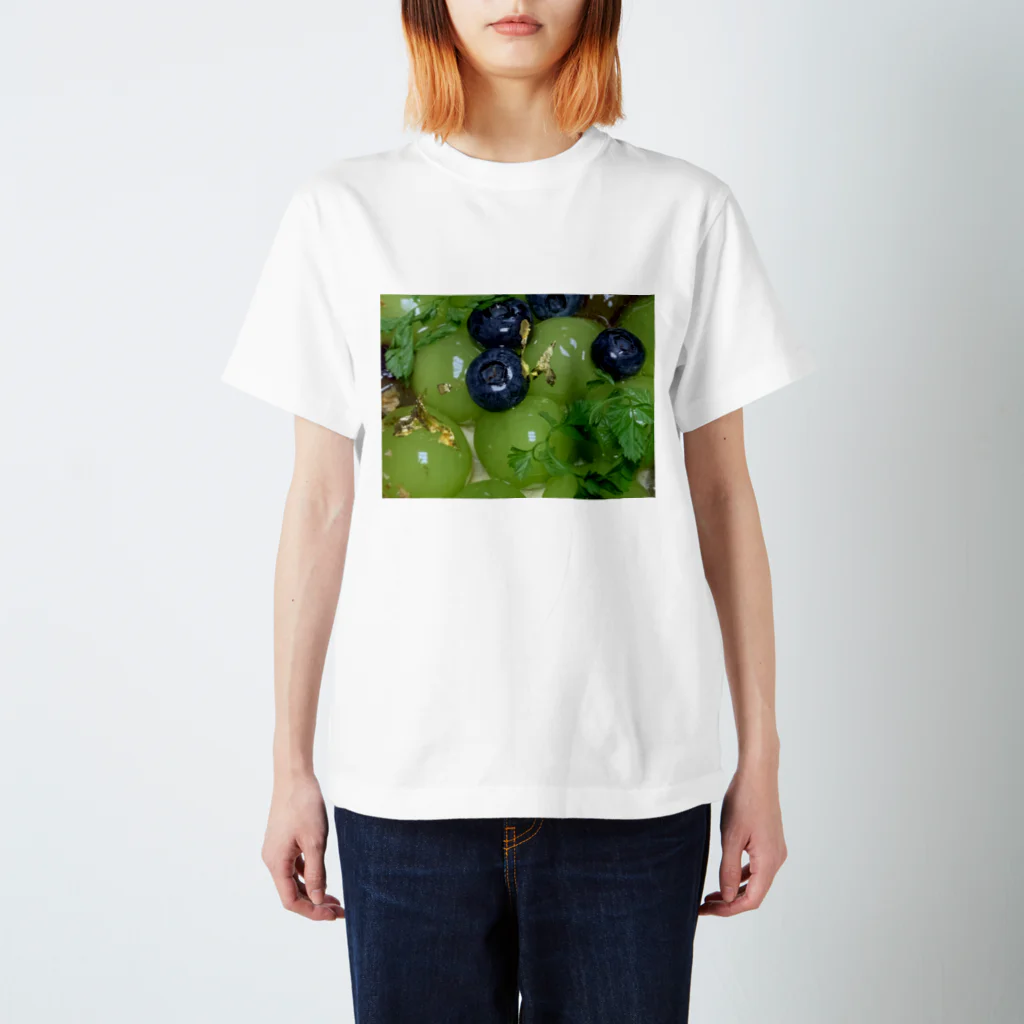 haru＊のシャインマスカットとブルーベリー スタンダードTシャツ