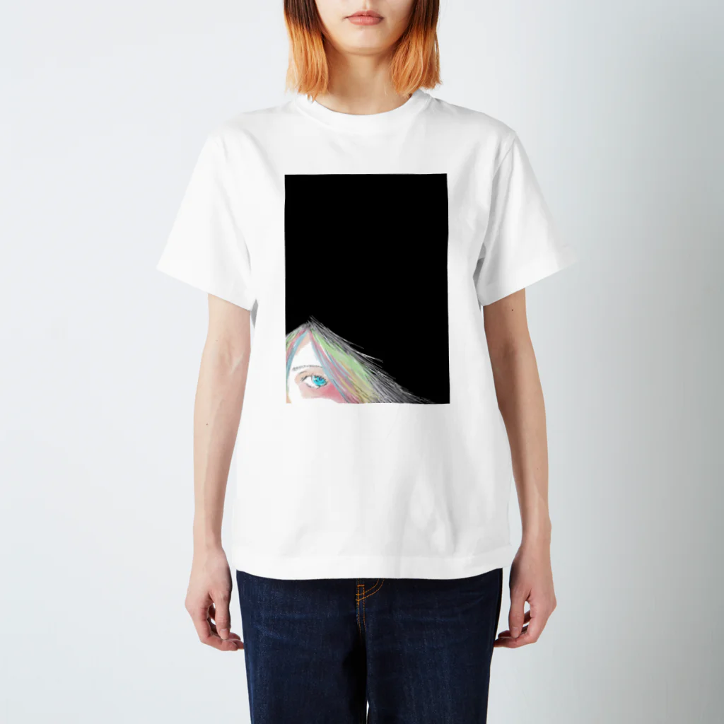 マホウ・ツカヱ✨🧙‍♀️のiridescent.pupil　虹色のくらやみ Regular Fit T-Shirt