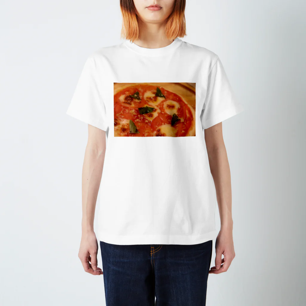 たぬきのうまそうなピザ スタンダードTシャツ