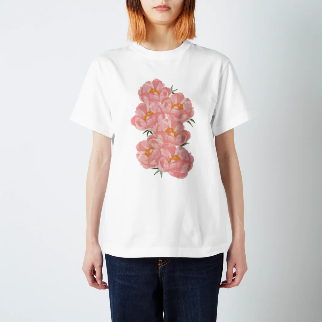 Katie（カチエ）のシャクヤクの花束 Regular Fit T-Shirt