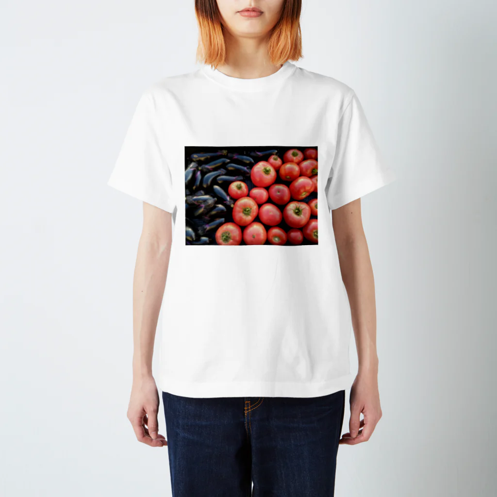 ZAMA YUTAKA FARMのトマトちゃんとナスくん Regular Fit T-Shirt