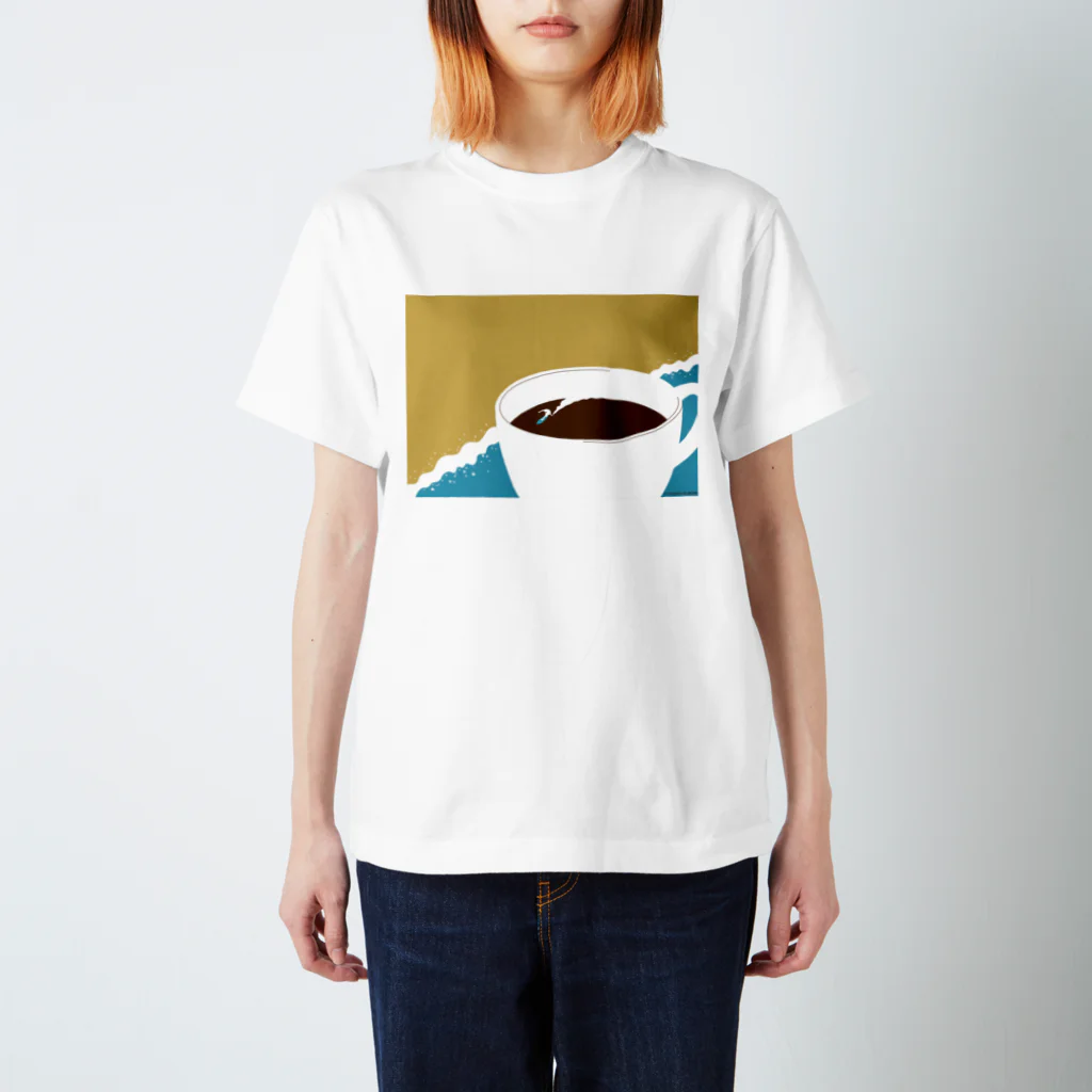 Arts&Crafts Muuの海とコーヒー Regular Fit T-Shirt