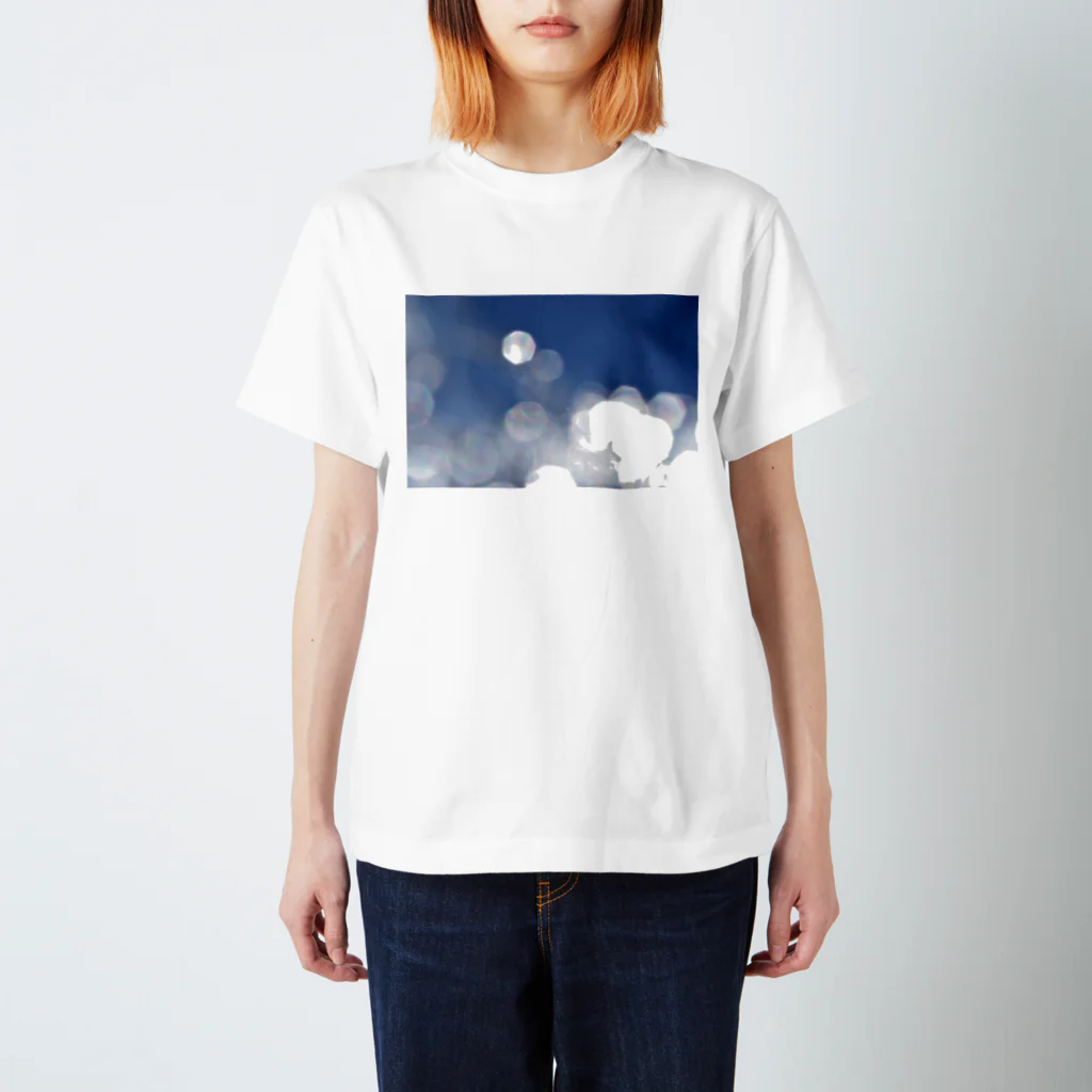 lila_95の青空 輝き スタンダードTシャツ