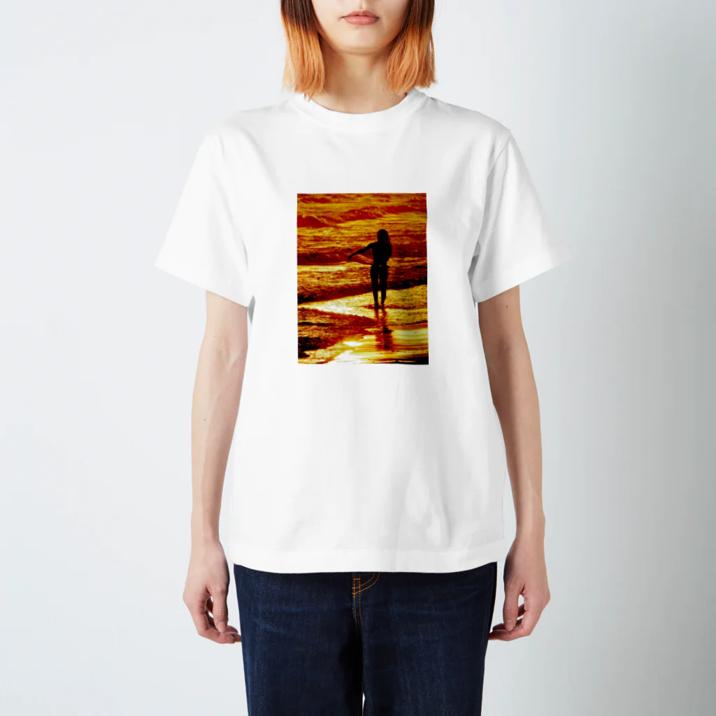 KUROIWA [Ж] KARASU のSurfer Girl Regular Fit T-Shirt