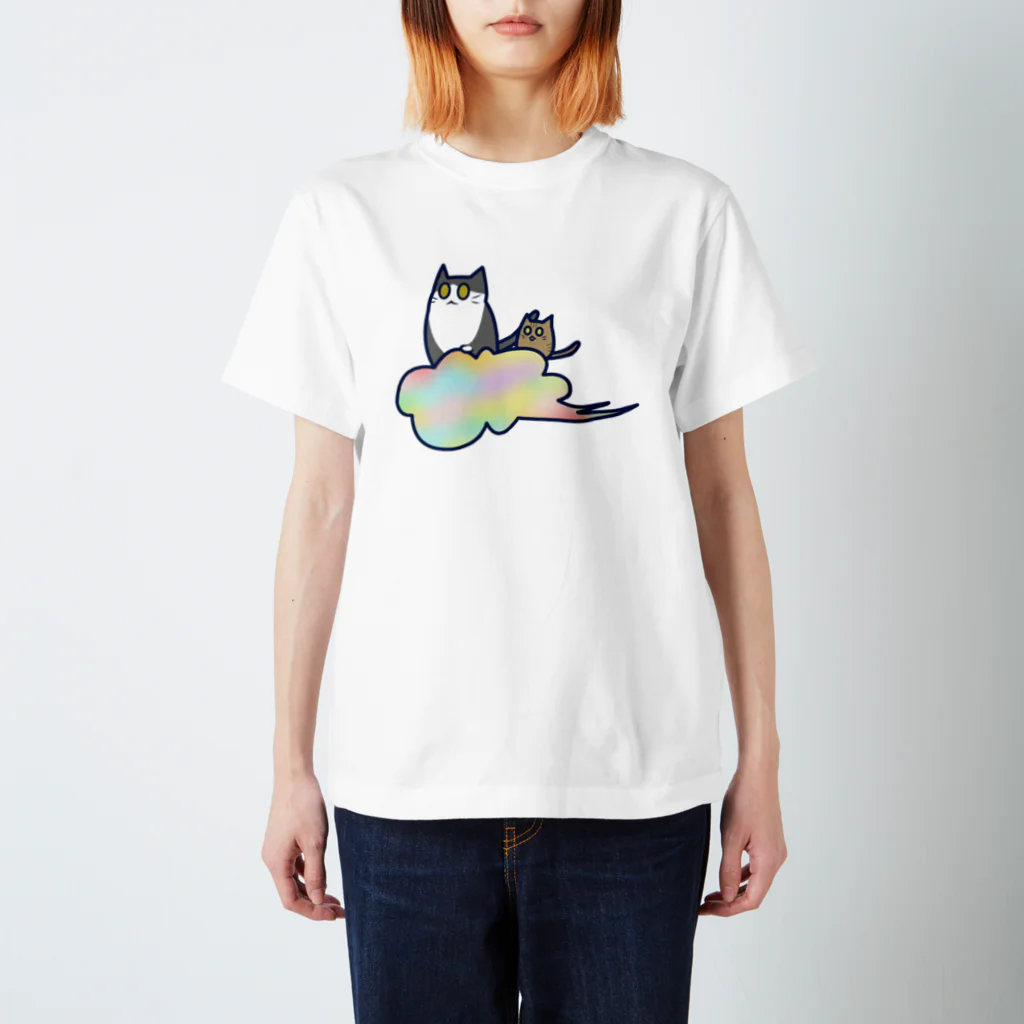 cosmicatiromの五色の雲と二匹の猫 Regular Fit T-Shirt