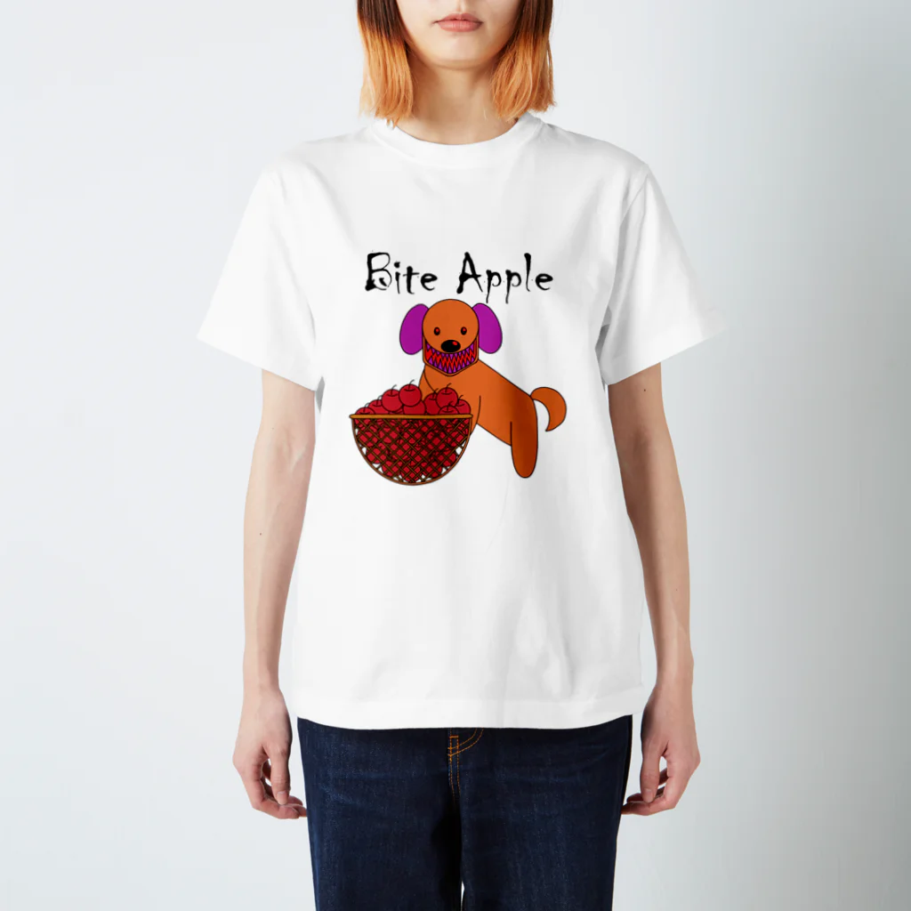きむきむのBite Apple Regular Fit T-Shirt