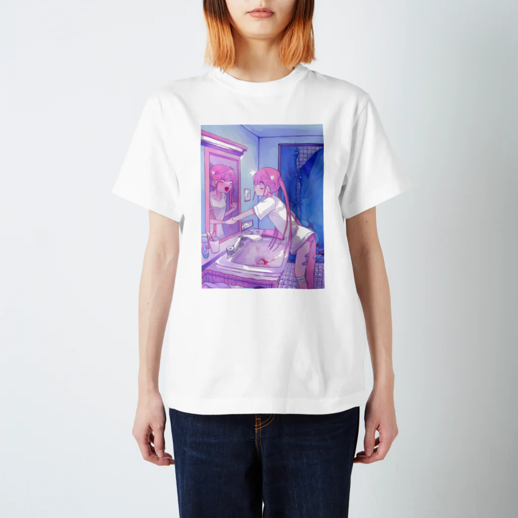 沈ムの鏡と少女 Regular Fit T-Shirt