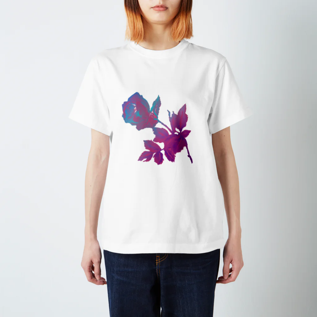 Etoileの生と死の薔薇 Regular Fit T-Shirt