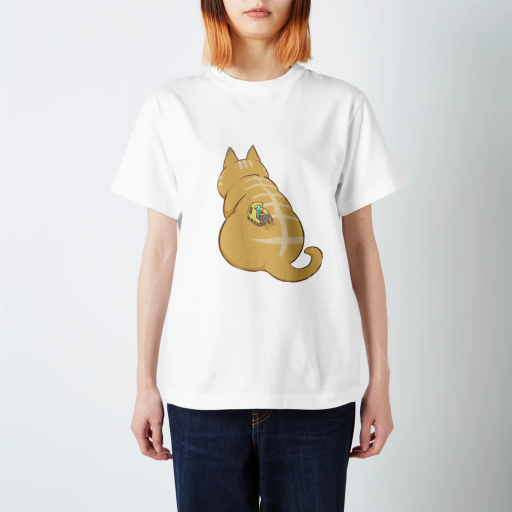 simanagareの秋、猫の背中を刈るコンバイン スタンダードTシャツ