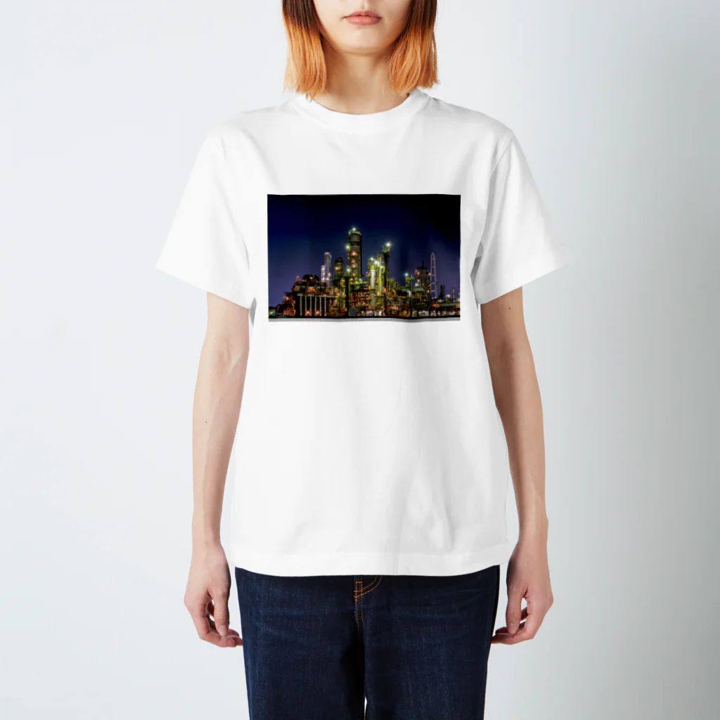 ハリネズミの工場夜景（四日市） Regular Fit T-Shirt